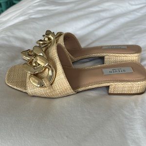 EUC Gold Buckle Summer Sandal